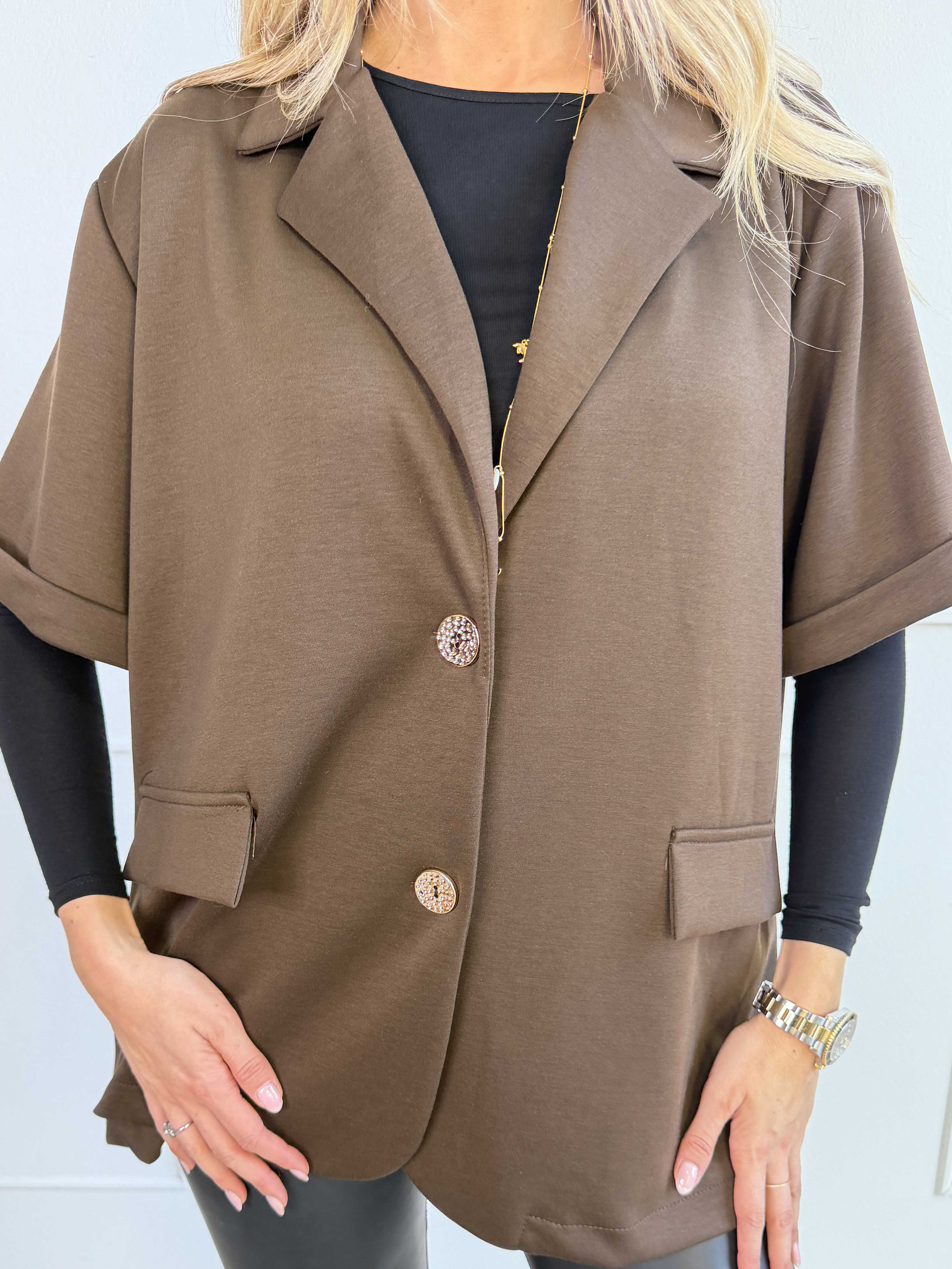 Elodie - Blød og behagelig blazer med korte ærmer og guldfarvede knapper